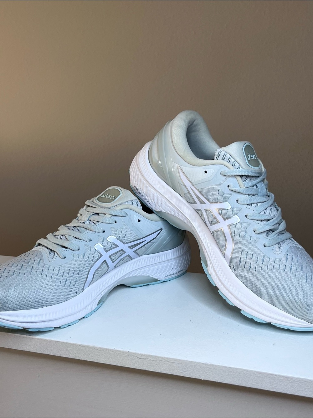 ASICS Women's size 9 Pale Blue & White Running Sneakers Dynamic Duomax Flytefoam - Picture 11 of 11